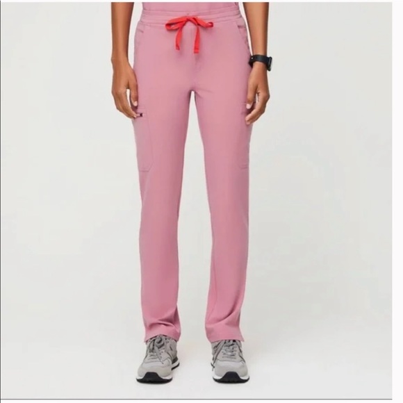 Limited Edition Figs Chalk Pink Yola Cargo Scrub Pants - Picture 1 of 5